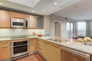 Photo #4: 2388894 Listing