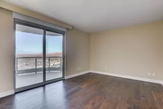 Photo #6: 2388894 Listing