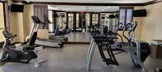 Photo #4: 2388906 Listing