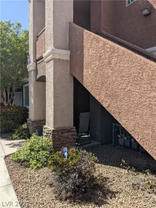 Photo #1: 2388927 Listing