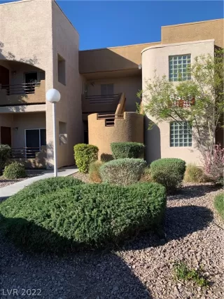 Photo #1: 2388943 Listing 