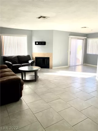 Photo #2: 2388943 Listing 