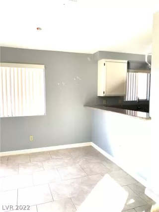 Photo #4: 2388943 Listing 