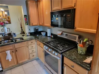 Photo #2: 2388977 Listing 