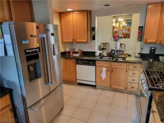 Photo #3: 2388977 Listing 