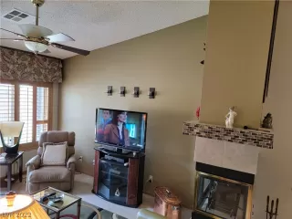 Photo #6: 2388977 Listing 