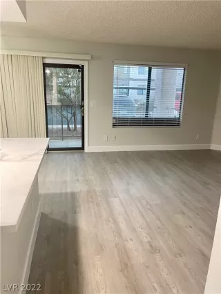 Photo #4: 2388980 Listing 