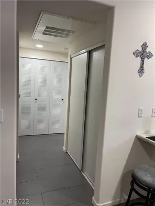 Photo #4: 2388999 Listing