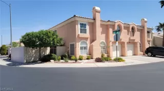 Photo #3: 2389006 Listing 