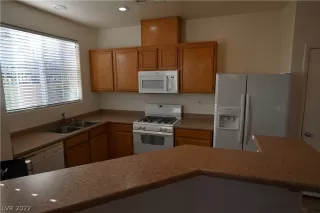 Photo #4: 2389027 Listing 