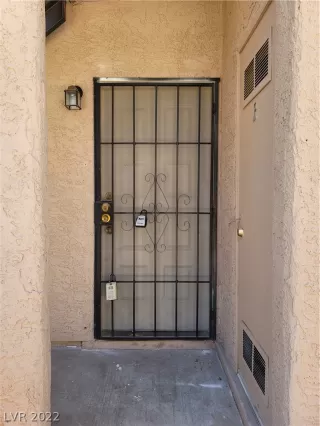 Photo #1: 2389040 Listing 