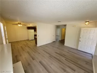 Photo #4: 2389040 Listing 