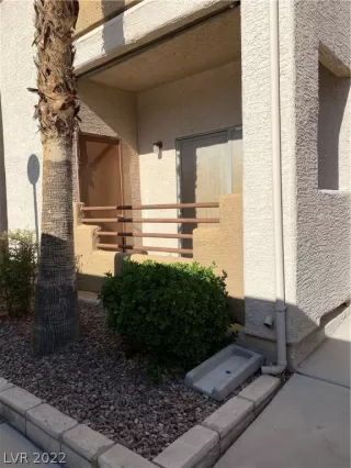 Photo #3: 2389058 Listing