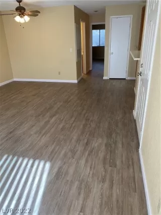 Photo #5: 2389058 Listing