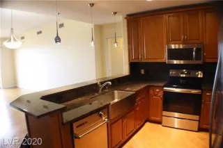 Photo #5: 2389082 Listing