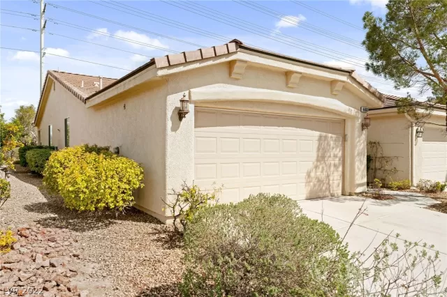 MLS: 2389090 Condo For Sale