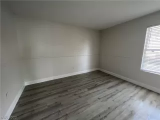 Photo #4: 2389137 Listing 