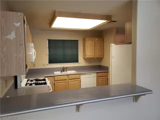 Photo #5: 2389174 Listing 