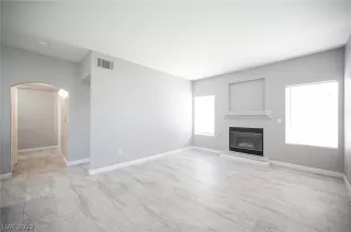 Photo #2: 2389175 Listing