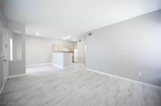 Photo #3: 2389175 Listing