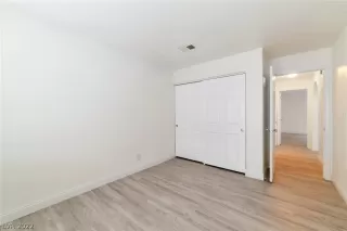 Photo #3: 2389187 Listing 