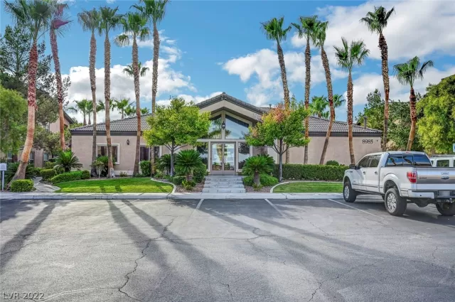 MLS: 2389201 Condo For Sale