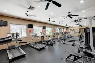 Photo #3: 2389201 Listing