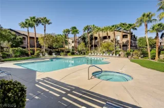 Photo #4: 2389201 Listing