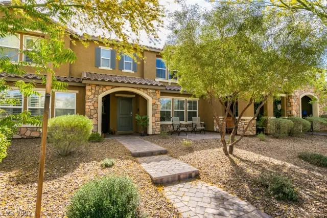 MLS: 2389272 Condo For Sale