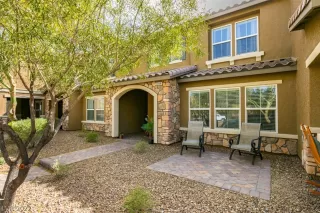 Photo #1: 2389272 Listing