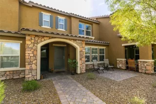 Photo #2: 2389272 Listing