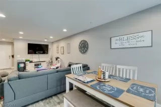 Photo #5: 2389272 Listing