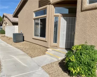 Photo #2: 2389316 Listing