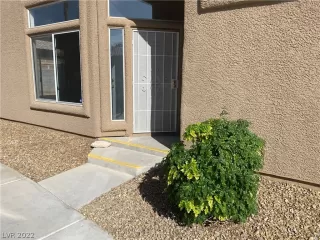 Photo #3: 2389316 Listing