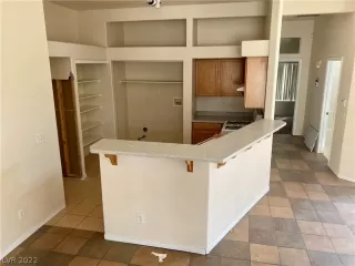 Photo #6: 2389316 Listing