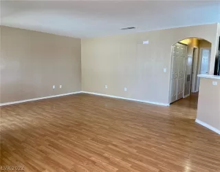 Photo #2: 2389329 Listing 