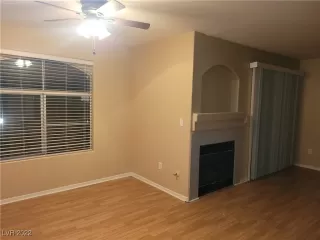 Photo #3: 2389329 Listing 