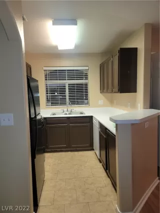 Photo #4: 2389329 Listing 