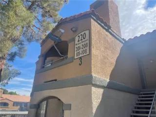 Photo #1: 2389339 Listing