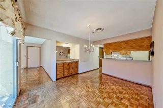 Photo #3: 2389347 Listing 