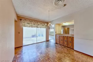 Photo #4: 2389347 Listing 