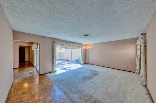 Photo #5: 2389347 Listing 