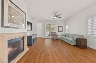 Photo #5: 2389390 Listing