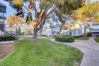 Photo #3: 2389423 Listing 