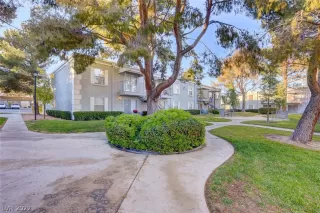 Photo #4: 2389423 Listing 