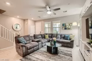 Photo #6: 2389433 Listing