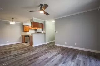 Photo #4: 2389440 Listing 