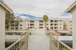 Photo #2: 2389441 Listing