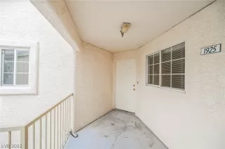 Photo #3: 2389441 Listing