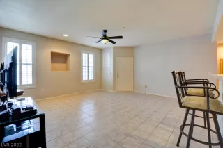 Photo #1: 2389456 Listing 